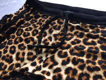 Load image into Gallery viewer, Leopard Print Shorts

